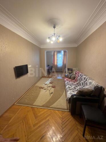 Продаётся 2-комн. вторичка 60 м², м. Элмляр Академиясы, photo 1 from 10