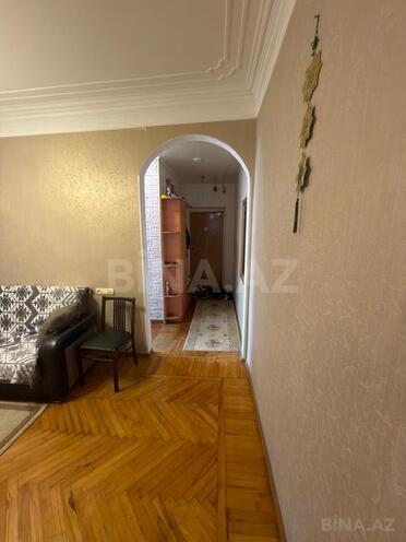 Продаётся 2-комн. вторичка 60 м², м. Элмляр Академиясы, photo 4 from 10