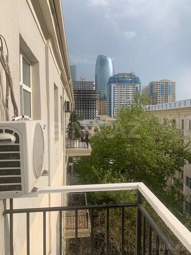 İcarəyə verilir 2 otaqlı köhnə tikili 60 m², 28 May m., photo 1 from 25
