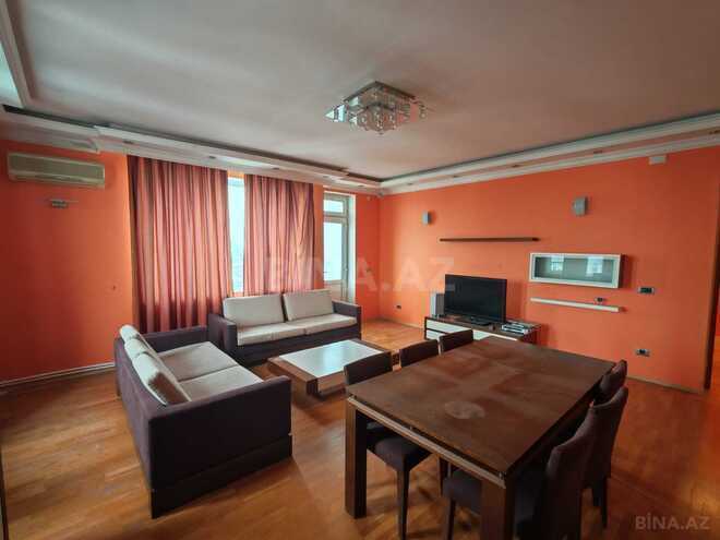 Продаётся 3-комн. новостройка 136 м², м. Низами, photo 1 from 17