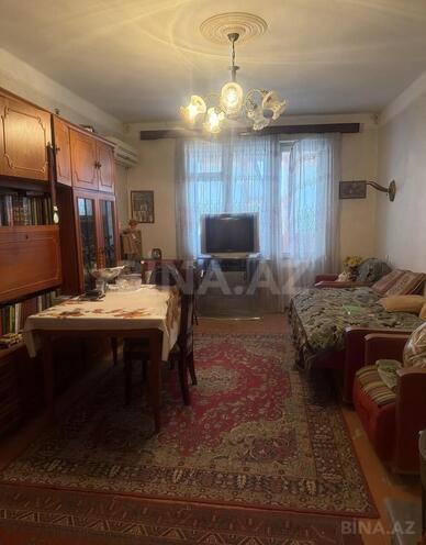 Satılır 3 otaqlı köhnə tikili 85 m², Xalqlar Dostluğu m., photo 1 from 6