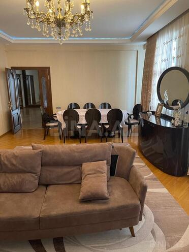 İcarəyə verilir 3 otaqlı yeni tikili 170 m², 28 May m., photo 3 from 17