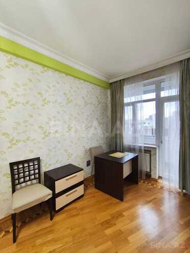 İcarəyə verilir 4 otaqlı yeni tikili 200 m², 28 May m., photo 18 from 32