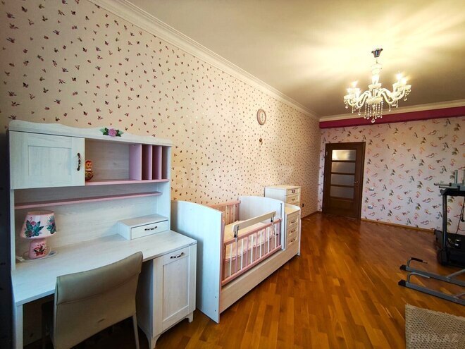 İcarəyə verilir 4 otaqlı yeni tikili 200 m², 28 May m., photo 16 from 32