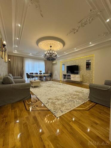 Satılır 4 otaqlı yeni tikili 220 m², 28 May m., photo 1 from 24