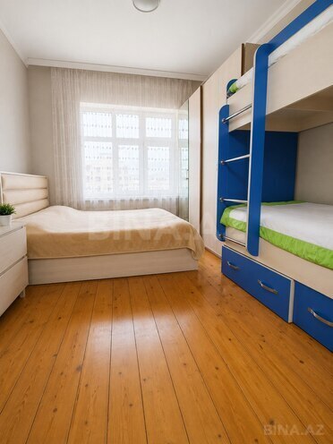 Продаётся 2-комн. вторичка 70 м², м. Ази Асланов, photo 8 from 13