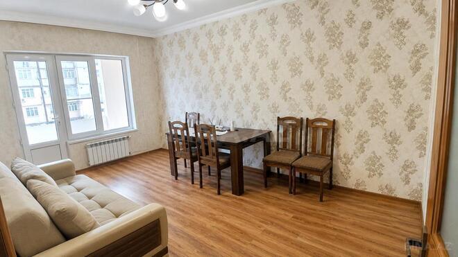 Satılır 2 otaqlı köhnə tikili 70 m², Əhmədli m., photo 1 from 12
