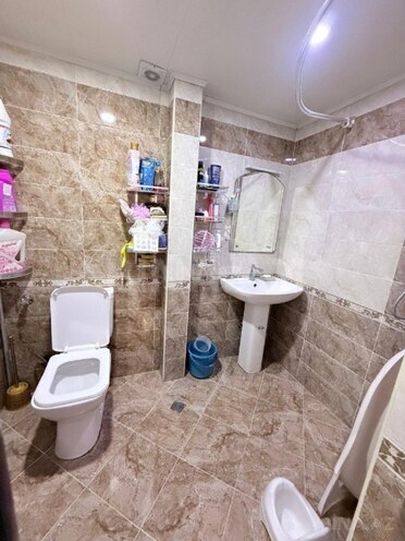 Продаётся 2-комн. вторичка 65 м², м. Гянджлик, photo 8 from 13