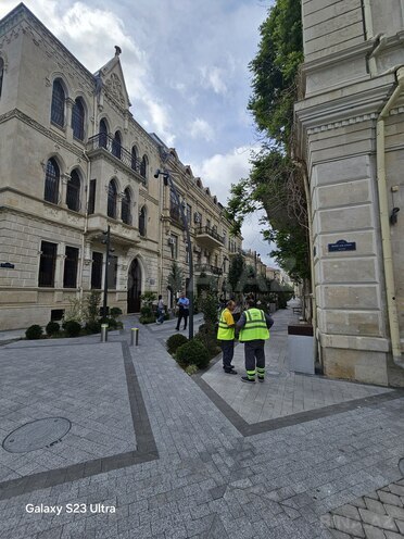 Satılır 3 otaqlı köhnə tikili 80 m², Sahil m., photo 13 from 32