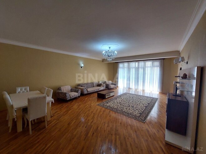 Сдаётся 3-комн. новостройка 170 м², м. Низами, photo 1 from 18