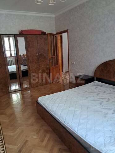 İcarəyə verilir 3 otaqlı köhnə tikili 100 m², Gənclik m., photo 1 from 18