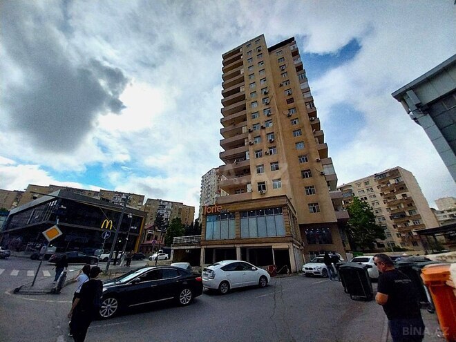Продаётся 3-комн. новостройка 135 м², м. Иншаатчылар, photo 1 from 18