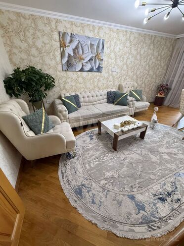 Продаётся 4-комн. вторичка 75 м², м. Нефтчиляр, photo 3 from 18