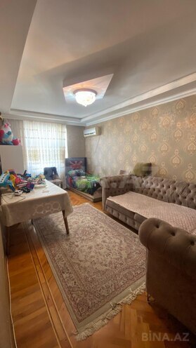 Продаётся 3-комн. вторичка 80 м², м. Ази Асланов, photo 1 from 17