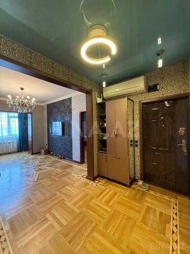Продаётся 4-комн. вторичка 100 м², м. Ази Асланов, photo 21 from 29