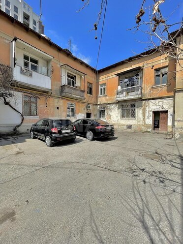 Сдаётся 2-комн. вторичка 60 м², м. Кара Караев, photo 1 from 12