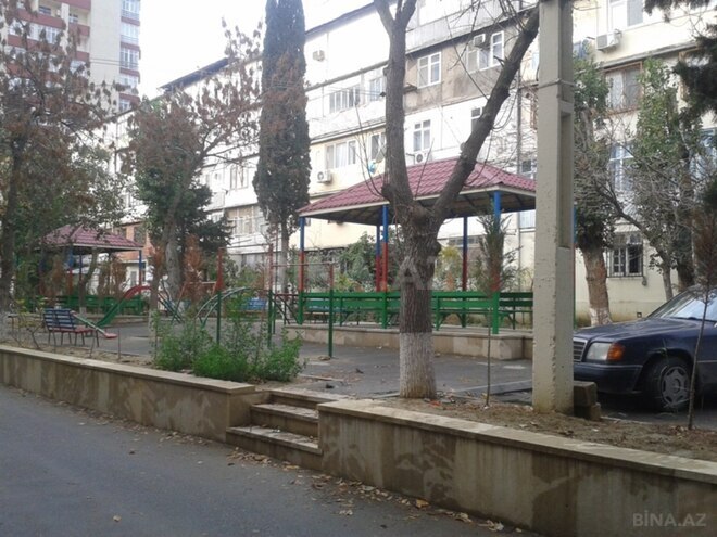Satılır 1 otaqlı köhnə tikili 35 m², İnşaatçılar m., photo 10 from 12