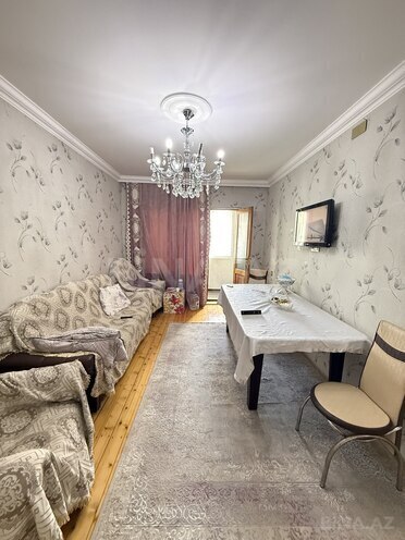 Продаётся 3-комн. вторичка 80 м², м. Кара Караев, photo 1 from 16