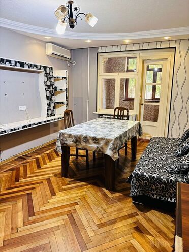Satılır 3 otaqlı köhnə tikili 75 m², Qara Qarayev m., photo 3 from 18