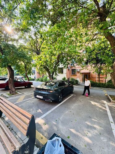 Satılır 3 otaqlı köhnə tikili 75 m², Qara Qarayev m., photo 1 from 18