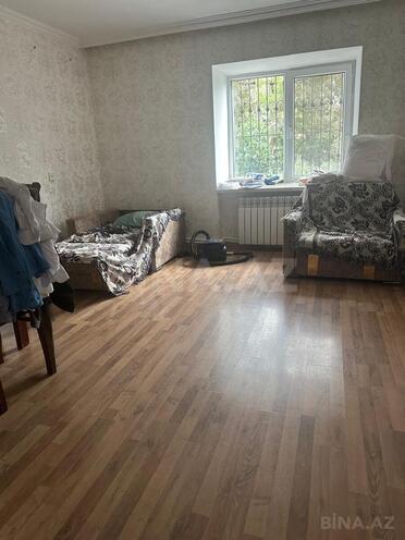 Satılır 2 otaqlı köhnə tikili 50 m², İnşaatçılar m., photo 1 from 8