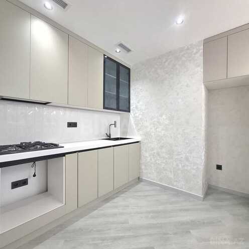 Продаётся 3-комн. новостройка 62 м², м. Кара Караев, photo 1 from 17