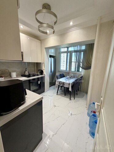 Satılır 2 otaqlı köhnə tikili 65 m², 8-ci mikrorayon q., photo 19 from 26