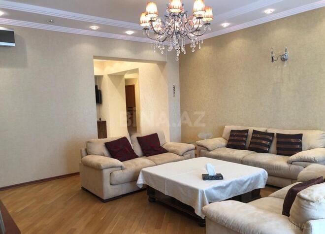 İcarəyə verilir 4 otaqlı yeni tikili 180 m², 28 May m., photo 1 from 11
