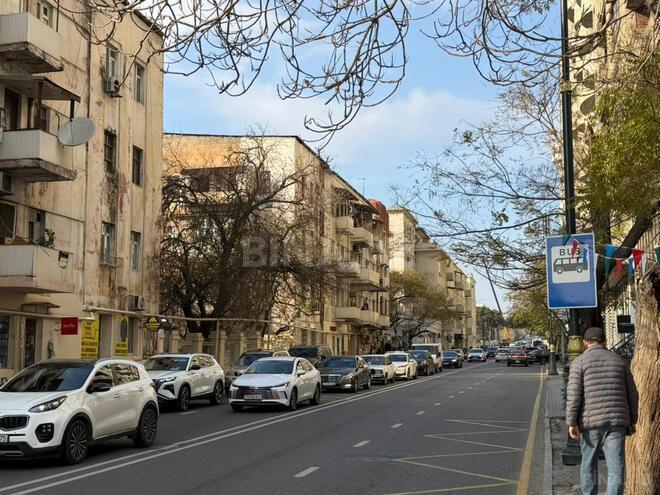 Satılır 2 otaqlı köhnə tikili 55 m², 28 May m., photo 3 from 10