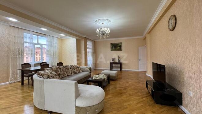 İcarəyə verilir 3 otaqlı yeni tikili 175 m², 28 May m., photo 1 from 28