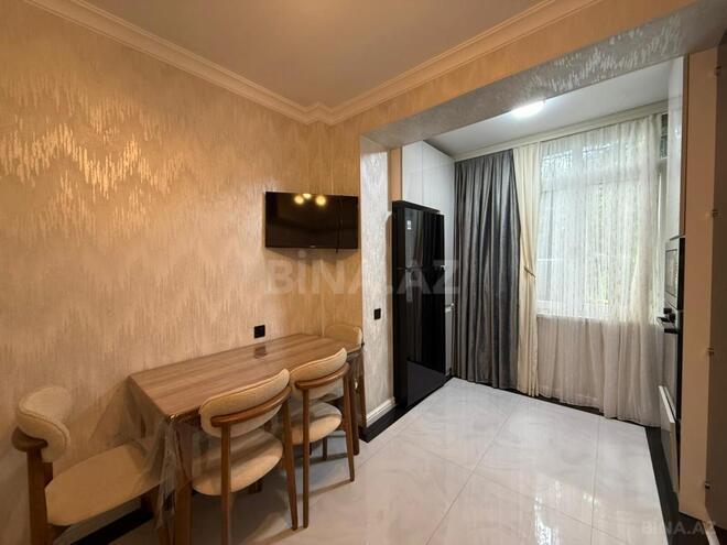 Продаётся 4-комн. вторичка 110 м², м. Нефтчиляр, photo 15 from 20