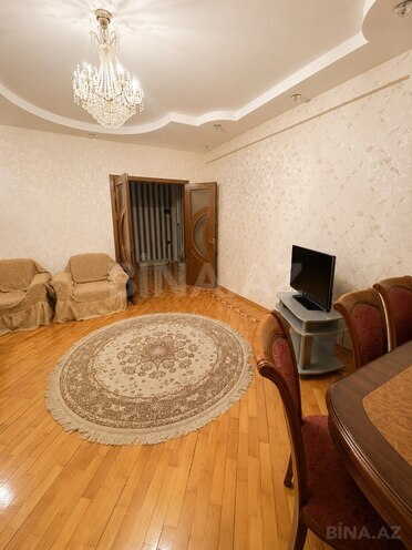 Сдаётся 3-комн. новостройка 130 м², м. Насими, photo 3 from 11