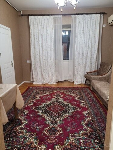 Satılır 2 otaqlı köhnə tikili 65 m², 28 May m., photo 1 from 12