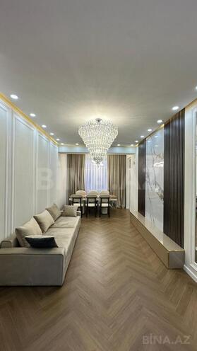 Продаётся 3-комн. новостройка 95 м², м. Кара Караев, photo 1 from 18