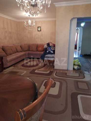 Продаётся 2-комн. вторичка 57 м², м. Нефтчиляр, photo 1 from 9