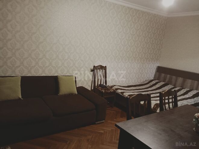 Продаётся 1-комн. вторичка 35 м², м. Кара Караев, photo 1 from 11