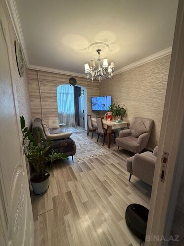 Satılır 3 otaqlı köhnə tikili 70 m², Yeni Günəşli q., photo 1 from 9