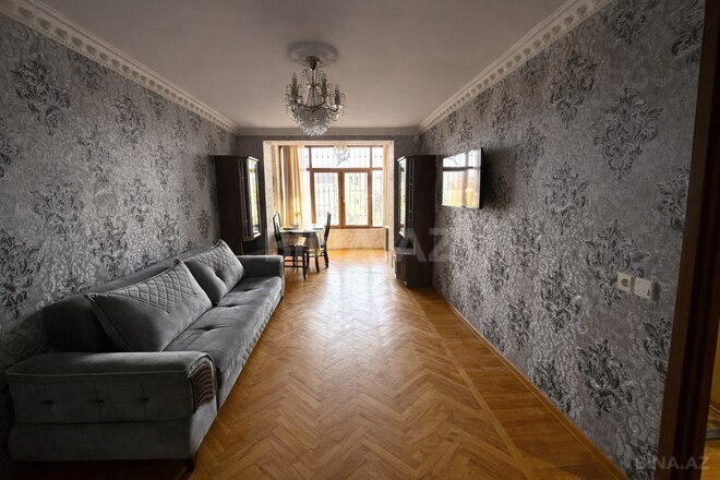 Satılır 3 otaqlı köhnə tikili 70 m², Nizami m., photo 3 from 13