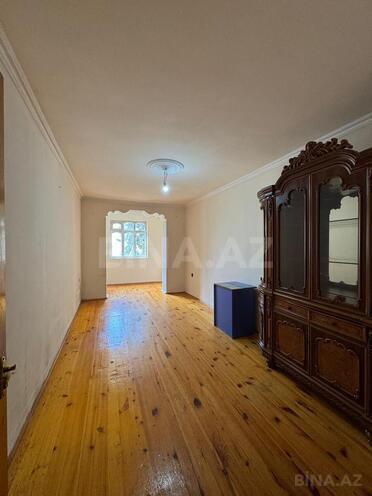 Satılır 2 otaqlı köhnə tikili 64 m², Bakıxanov q., photo 1 from 15