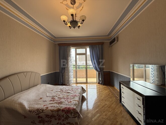 Satılır 4 otaqlı yeni tikili 240 m², 28 May m., photo 16 from 30