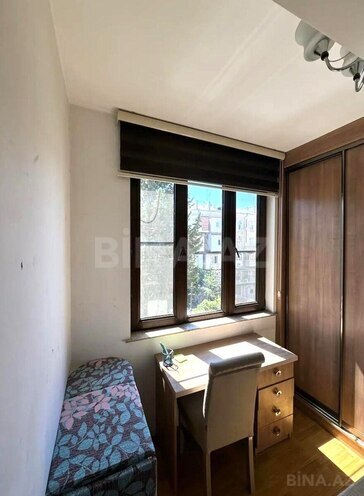 Satılır 3 otaqlı köhnə tikili 65 m², Sahil m., photo 11 from 19