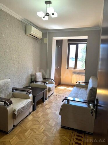 Satılır 3 otaqlı köhnə tikili 65 m², Sahil m., photo 1 from 19