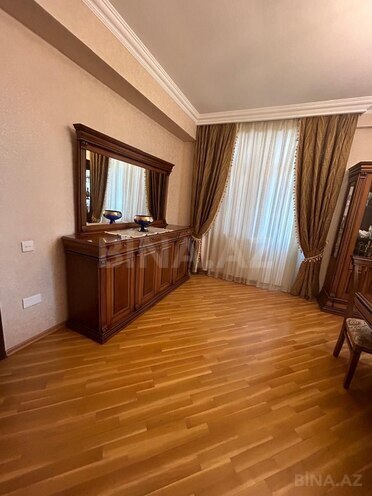 Продаётся 3-комн. новостройка 134 м², м. Кара Караев, photo 3 from 13