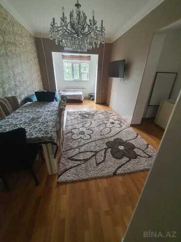 Satılır 2 otaqlı köhnə tikili 65 m², Nəsimi m., photo 1 from 21