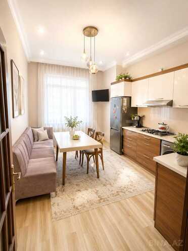 Сдаётся 3-комн. новостройка 80 м², м. Кара Караев, photo 1 from 12