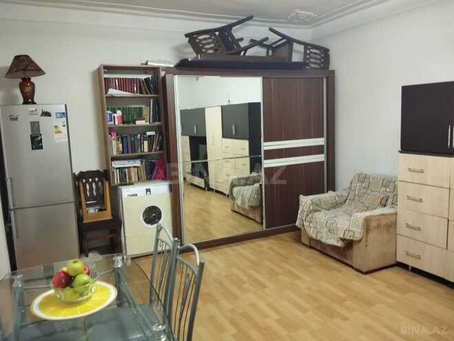 Satılır 2 otaqlı köhnə tikili 40 m², Sahil m., photo 1 from 16