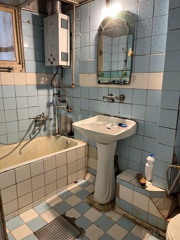 Продаётся 3-комн. вторичка 70 м², м. Нефтчиляр, photo 16 from 23