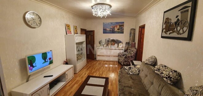 Satılır 2 otaqlı köhnə tikili 39 m², Elmlər Akademiyası m., photo 1 from 12