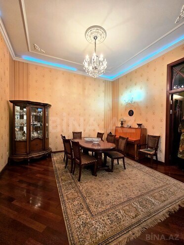 Satılır 4 otaqlı köhnə tikili 180 m², Sahil m., photo 3 from 10