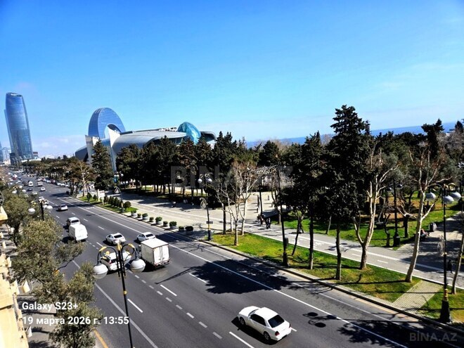 Satılır 4 otaqlı köhnə tikili 180 m², Sahil m., photo 7 from 10